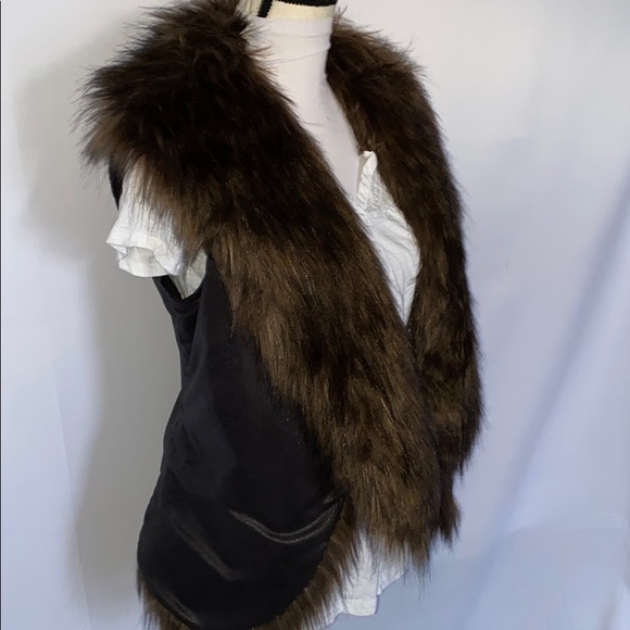Simply Vera black y2K Faux Fur Fluffy vegan Leather Vest jacket small - Picture 2 of 8